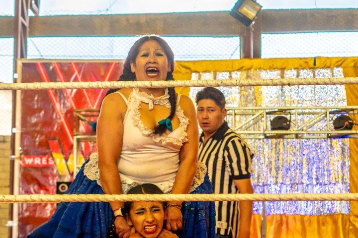 Cholitas wrestling: tradition, adrenaline and living culture