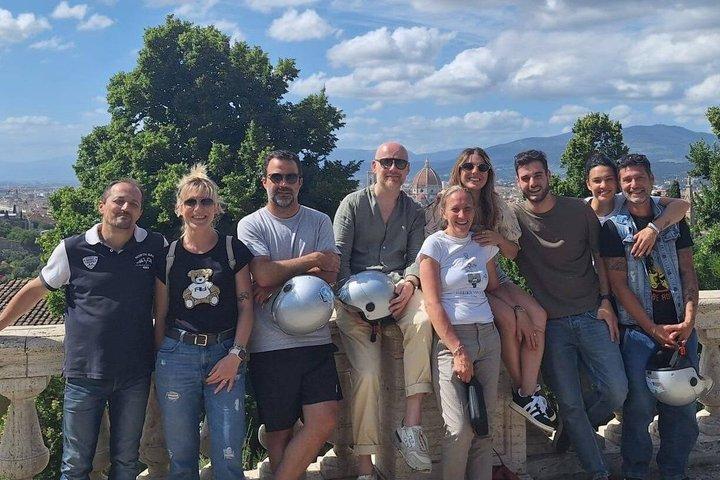 Chianti Hills: App‑Guided e‑Vespa Tour + Lunch in Greve