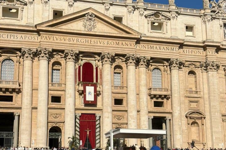 Easter Mass with Pope Leo XIV at Vatican : Private Tour Experience