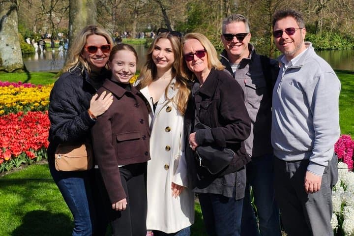 Private Tour in Van from Amsterdam to Keukenhof & Tulip Fields