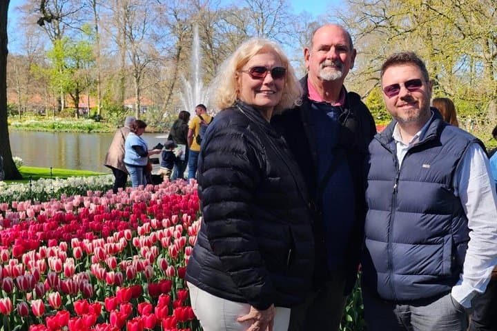 Private Tour in Van from Amsterdam to Keukenhof & Tulip Fields