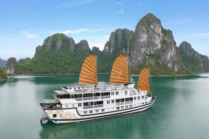 2-Day Garden Peak Journey Through Serene Side of Bai Tu Long Bay