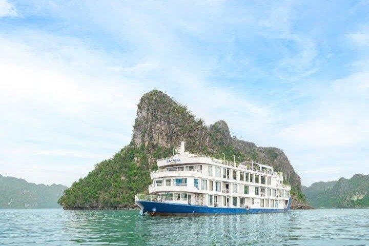 Sea Coral Luxury Cruise: 2 Days 1 Night in Lan Ha Bay from Hanoi