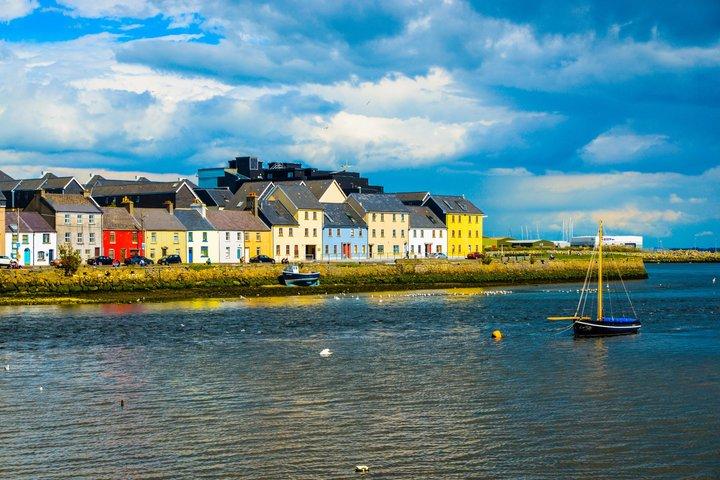 Dublin: Day trip to Cliffs of Moher, Galway and the Burren