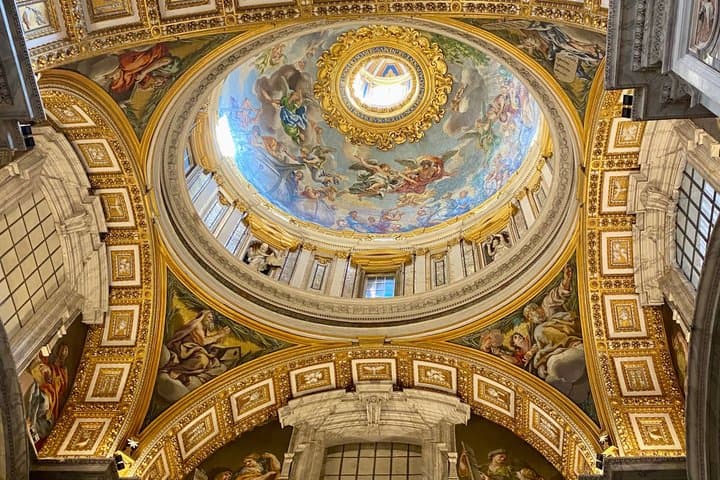 Guided tour of St. Peter's Basilica with free Gelato!