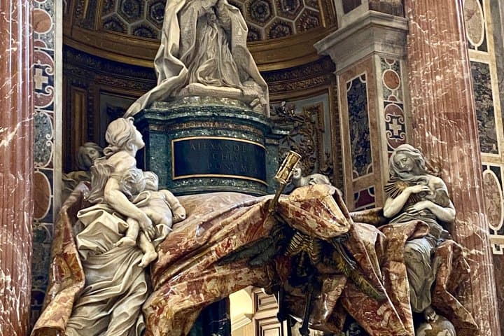 Guided tour of St. Peter's Basilica with free Gelato!