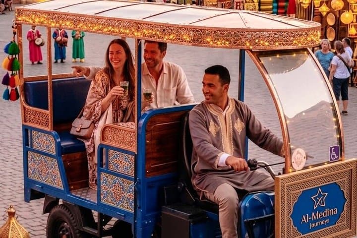 Tuk Tuk Marrakech tour private : Audio guide , Gift & Pastries