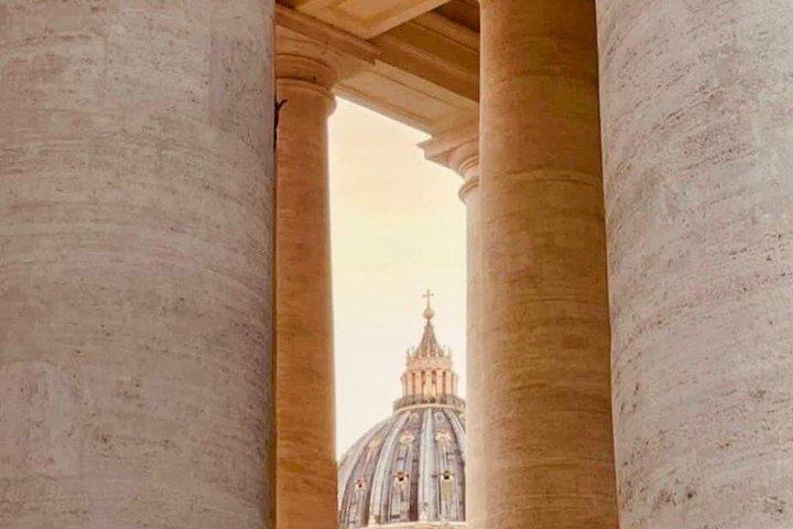 Vatican Walking Tour of Saint Peters Basilica and Papal Tombs