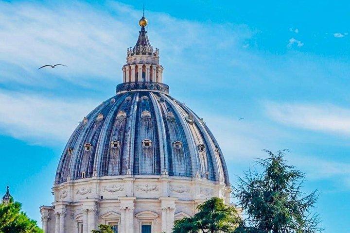 Vatican Walking Tour of Saint Peters Basilica and Papal Tombs