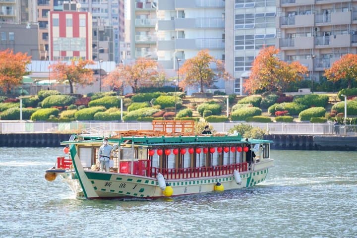 Tokyo Cherry Blossom Cruise: Sukiyaki/Tea ceremony&Shamisen