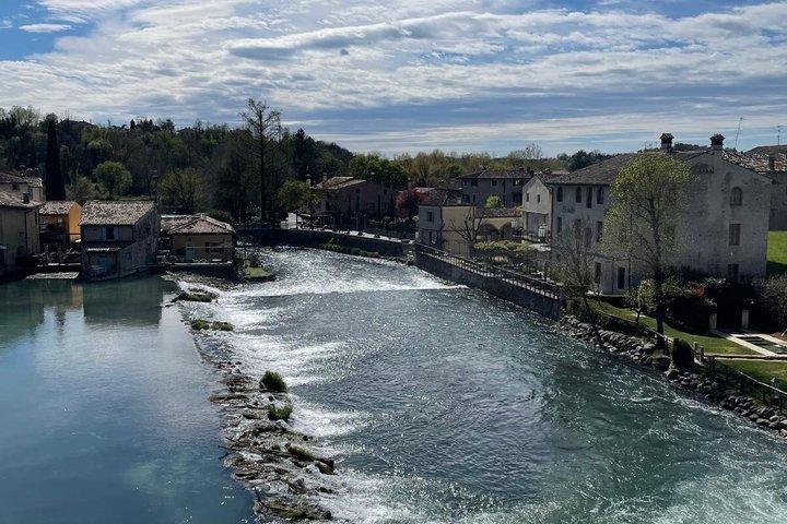Day Tour to Lake Garda, Sirmione and Borghetto from Verona