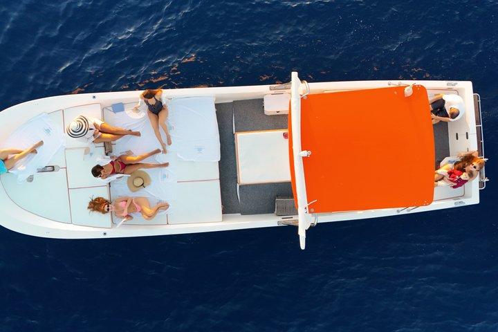 Private Boat Tour of Ischia with Multilingual Commander and Guide