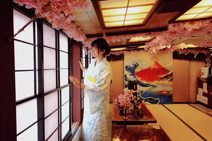 Tokyo Cruise:Spring Yakatabune Cherry Blossom-Themed Show,Drinks