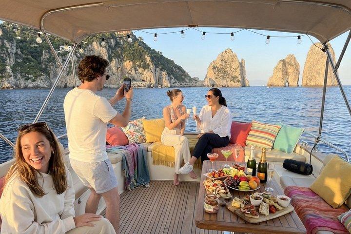 Capri in a Day: Boat Tour + City Visit + Free Bar + Brunch
