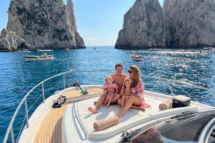 Capri in a Day: Boat Tour + City Visit + Free Bar + Brunch