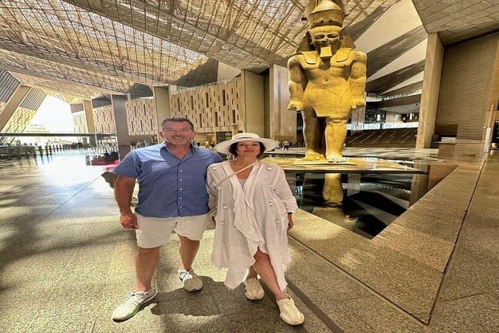 Cairo VIP Tour: Pyramids, Sphinx, Grand Egyptian Museum & Bazaar