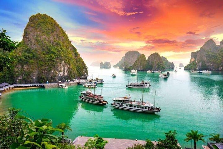 Ha Long Bay Day Cruise Tour from Hanoi | Enjoy the World Heritage Site - Ha Long Bay 6-Hour Cruise