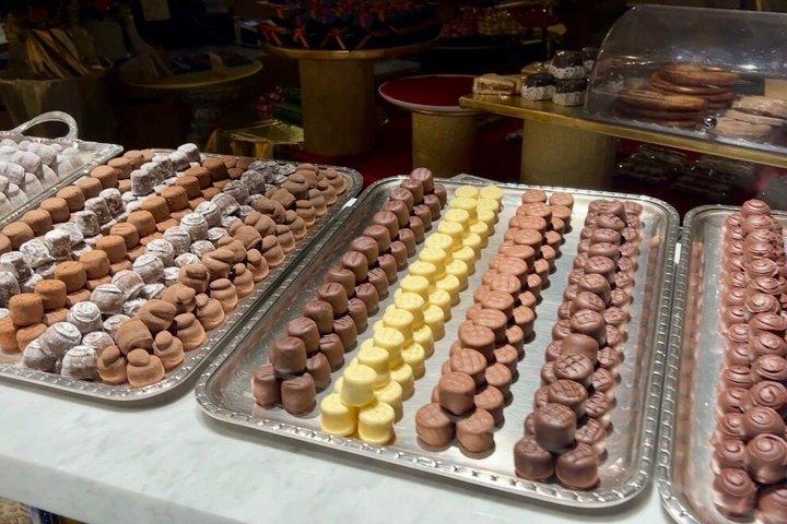 Afternoon Zurich Tour with Artisanal Chocolate and Rhine Falls