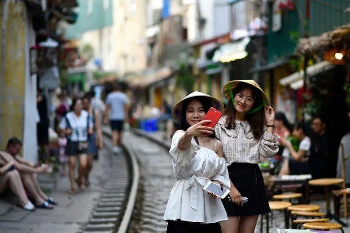 Private Hanoi Walking Tour with Visit Train Street