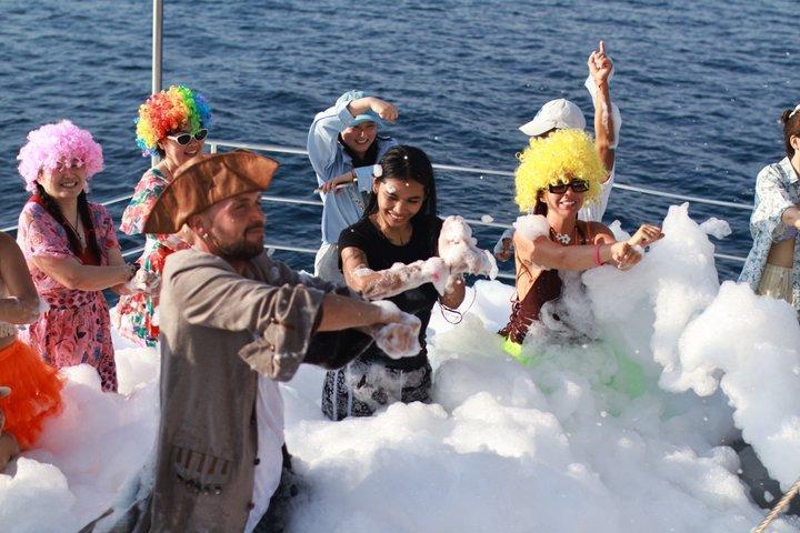 Phuket: Islands Hopping Catamaran Tour with Foam Party
