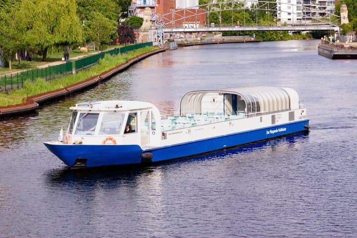 Berlin Capital 4-Course Sunset Dinner Cruise Including Drinks