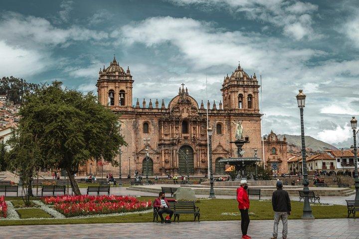 Private Cusco Night Tour with Pisco Tasting and Hands On Classes