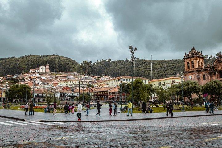 Private Cusco Night Tour with Pisco Tasting and Hands On Classes