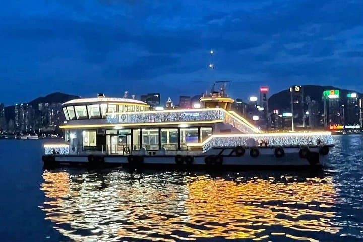 Private Hong Kong Top Night Tour: Cruise, Aquarium Dinner, Peak