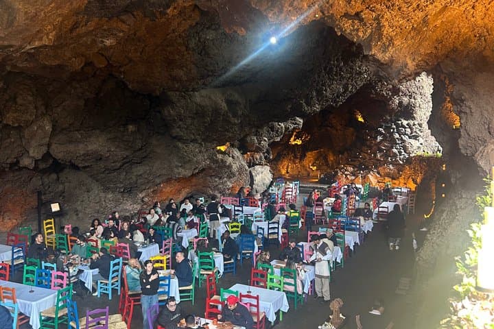 Pyramids of Teotihuacan, Restaurant "LA GRUTA" / PRIVATE TOUR