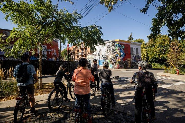 Bike / E-bike Tour : Downtown, Old Montreal, Waterfront by Fitz