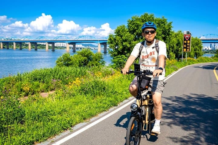 ENKO Electric Bike Ride on The Han River Bike Path in Seoul