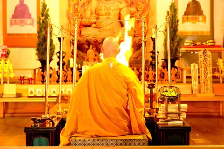 Koyasan Spiritual Day Trip: Goma Fire Ritual & Okunoin Forest