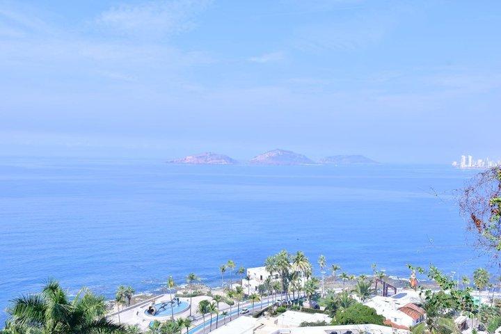 Mazatlán Shared City Tour by Red Truck History and Flavors
