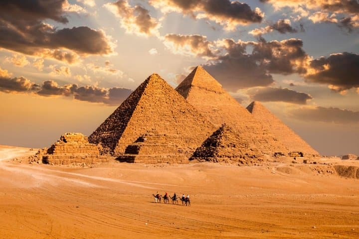 Worthy Private Giza Pyramids Experience with Camel Ride