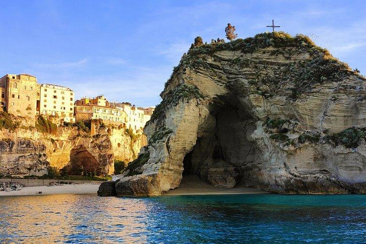 Tour The caves of the Coast of the Gods