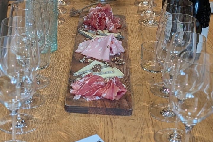 Your Paris Wine Tasting Therapy with an International Sommelier