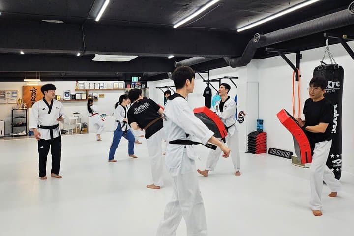 Traditional Taekwondo Training in Seoul: From Basics to Combat