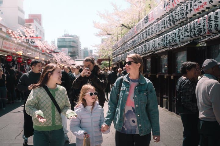 Tokyo Private Customized Walking Tour with a Next-Gen Local Guide