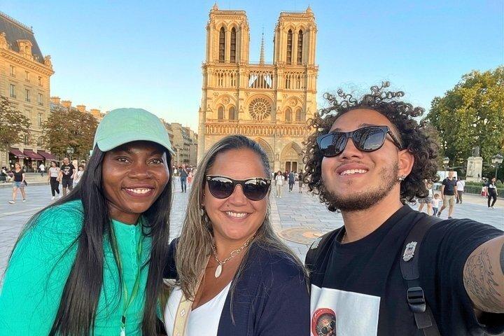 Notre Dame Interior Tour with Crypt, Macaron or Lunch options