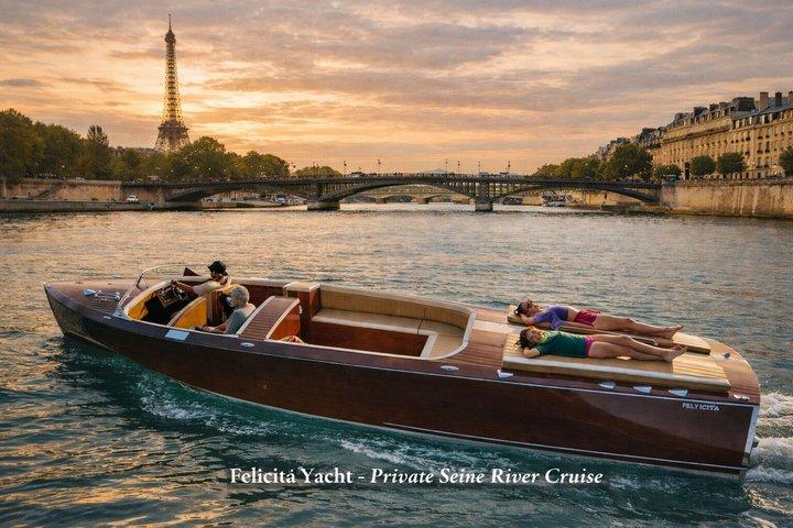 Felicita Yacht Private Cruise on the Seine