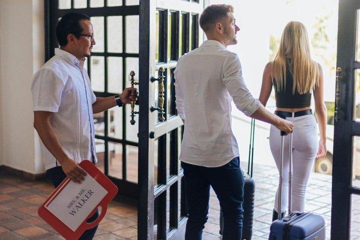 Private Cancun Airport Transfer to Hotels One Way