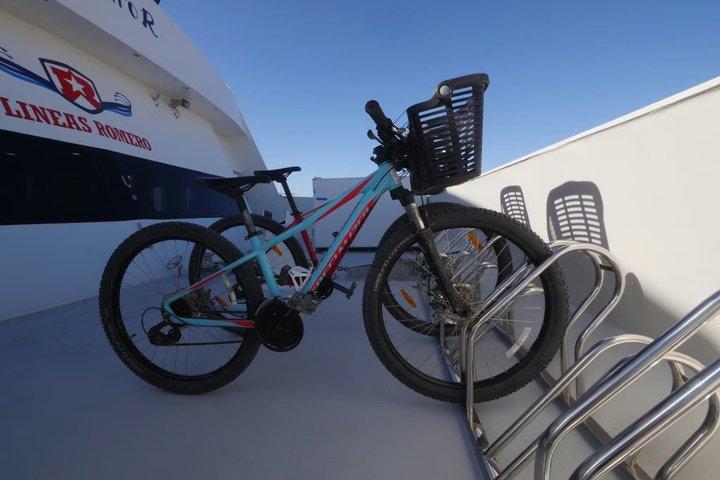 Roundtrip Ferry to La Graciosa from Lanzarote Lower Price