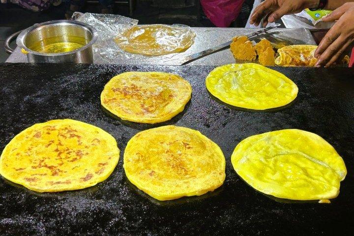 Bangalore Like a Local: Street Food Crawl & Lalbagh Garden Walk