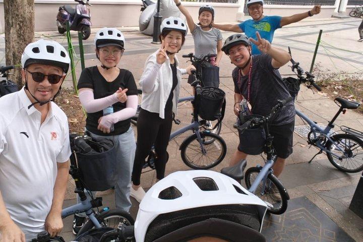 Singapore City Highlights Bike Tour (4-Hour Heritage Ride)