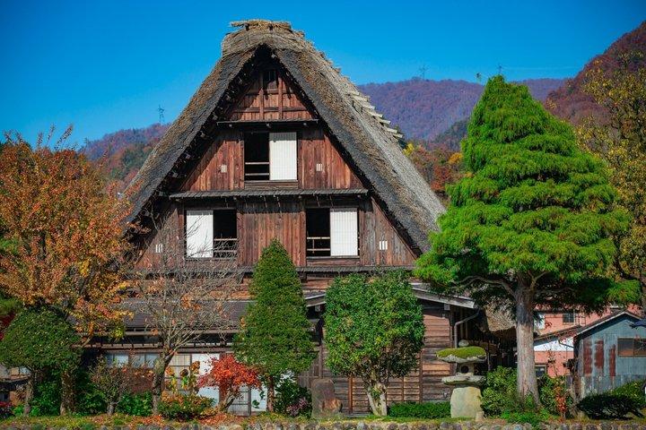 Shirakawago Private Day Trip from Takayama with Local Guide