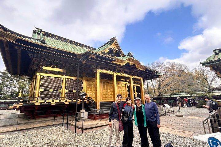 TOKYO 4hr Hidden Gardens Tour Guided by a Gardener E-bike or Walk