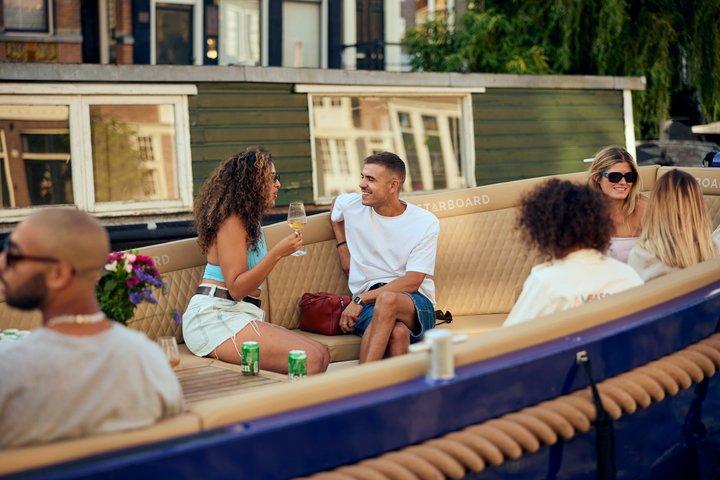 Amsterdam: Canal Cruise with Local Host, Drinks & Bite Option