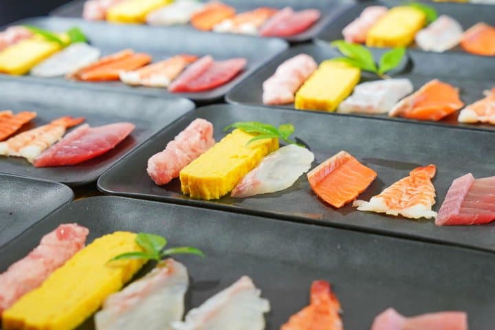 Tokyo Sushi Making Class in Tsukiji with Professional Chef