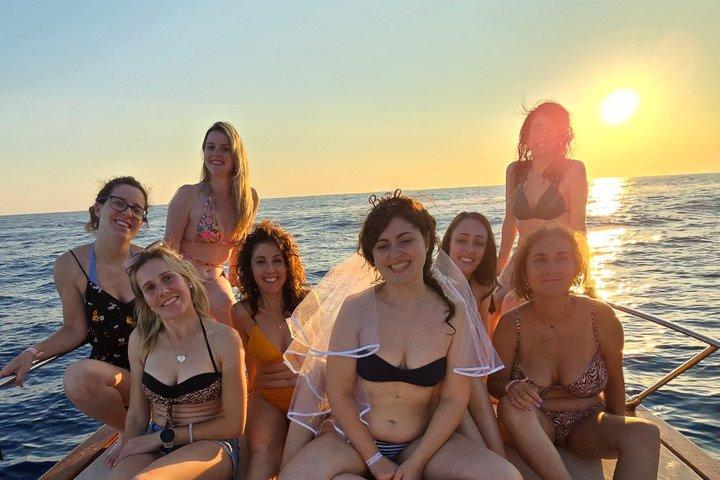 Sunset Boat Tour and Cinque Terre Aperitif from Monterosso