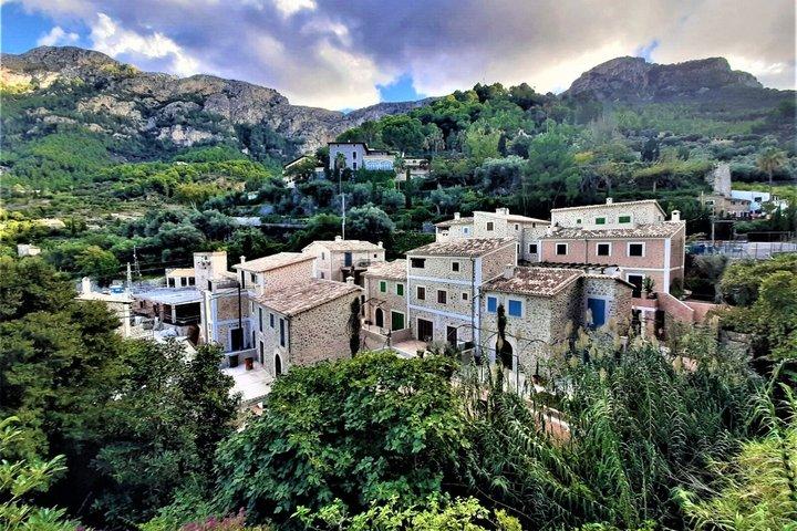 VIP TOUR Mountains to Sea: Valldemossa, Deià & Puerto Sóller